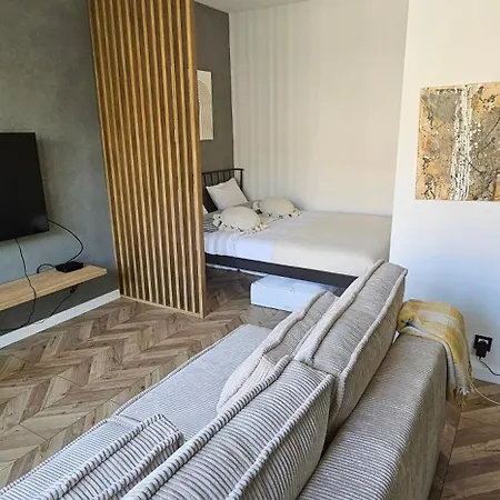 Апартаменты Factory Ghandiego *